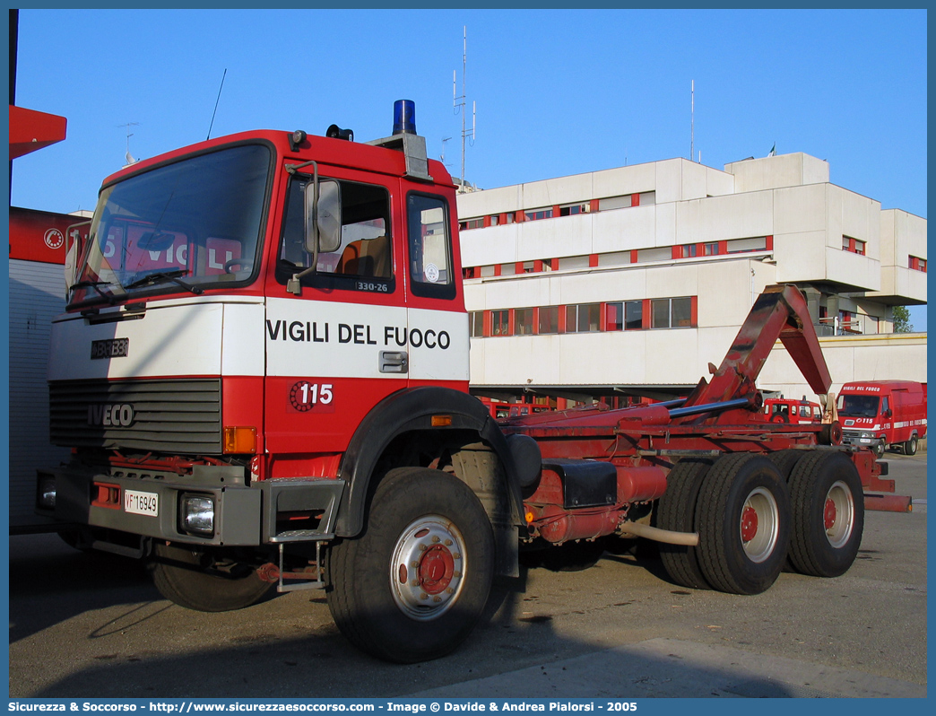 VF 16949
Corpo Nazionale Vigili del Fuoco
Iveco 330-26
Parole chiave: VVF;V.V.F.;Corpo;Nazionale;Vigili;del;Fuoco;Iveco;330-26;330;26