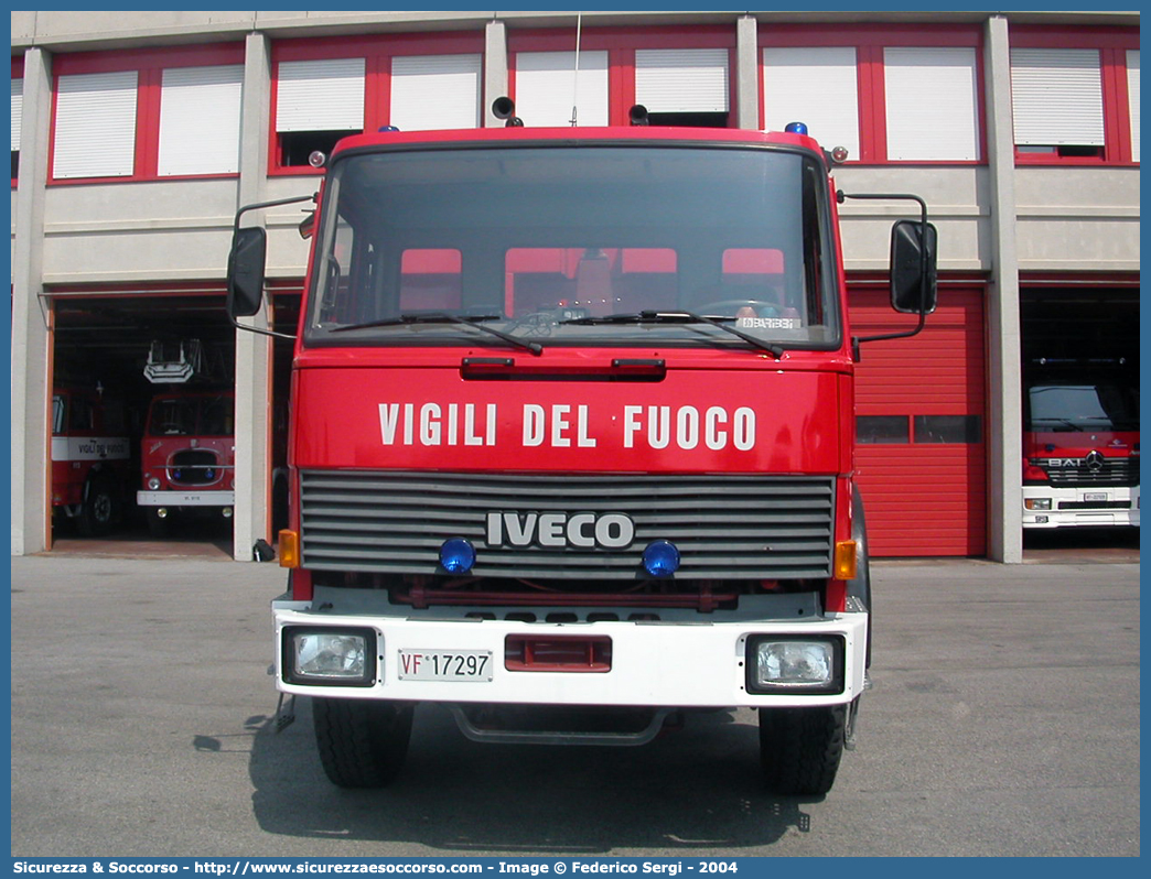 VF 17297
Corpo Nazionale Vigili del Fuoco
Iveco 330-26
Parole chiave: VVF;V.V.F.;Corpo;Nazionale;Vigili;del;Fuoco;Iveco;330-26;330;26