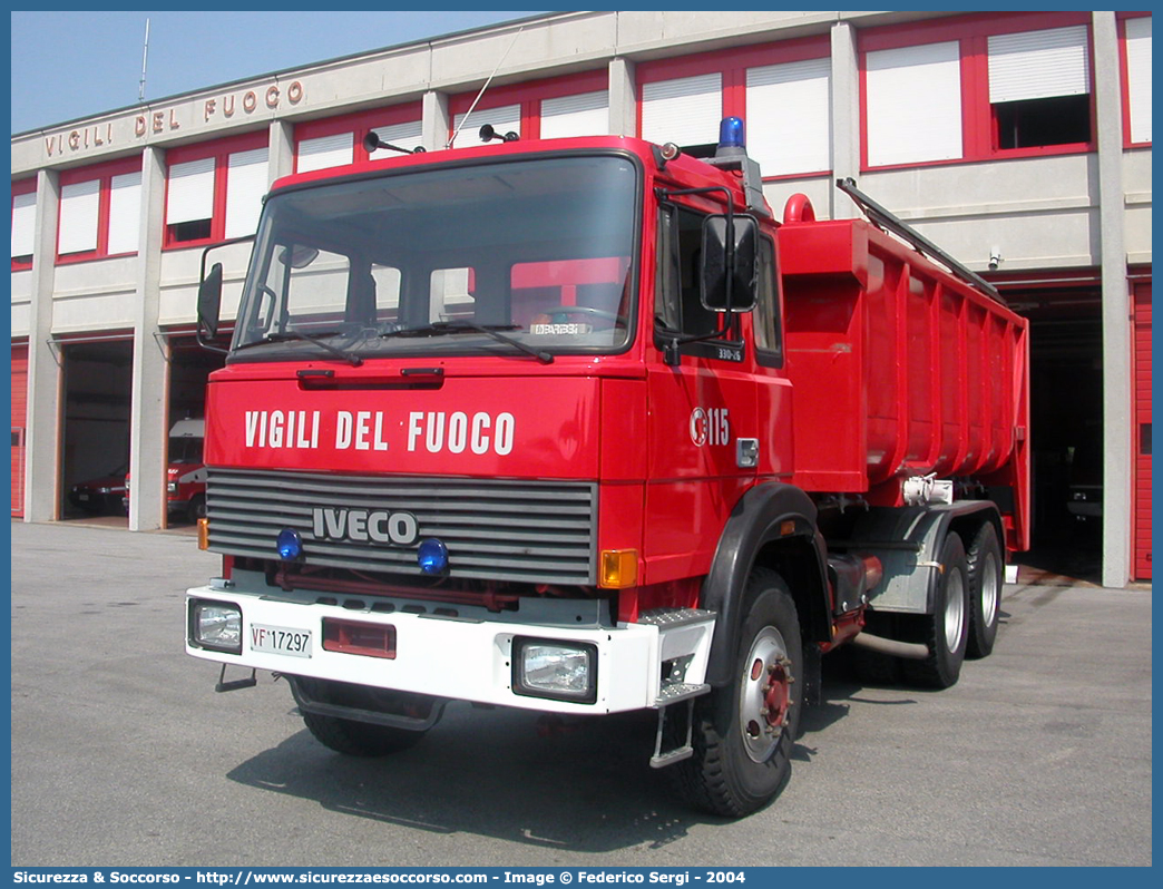 VF 17297
Corpo Nazionale Vigili del Fuoco
Iveco 330-26
Parole chiave: VVF;V.V.F.;Corpo;Nazionale;Vigili;del;Fuoco;Iveco;330-26;330;26