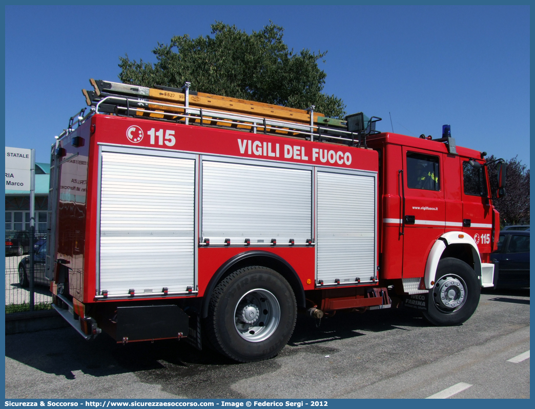 VF 17786
Corpo Nazionale Vigili del Fuoco
Iveco 190-26 TurboTech
Allestitore Iveco Magirus
Ricondizionato Fortini S.r.l.
Parole chiave: VVF;V.V.F.;Corpo;Nazionale;Vigili;del;Fuoco;AutoPompaSerbatoio;APS;AutoPompa;Iveco;190-26;TurboTech;VF;17786