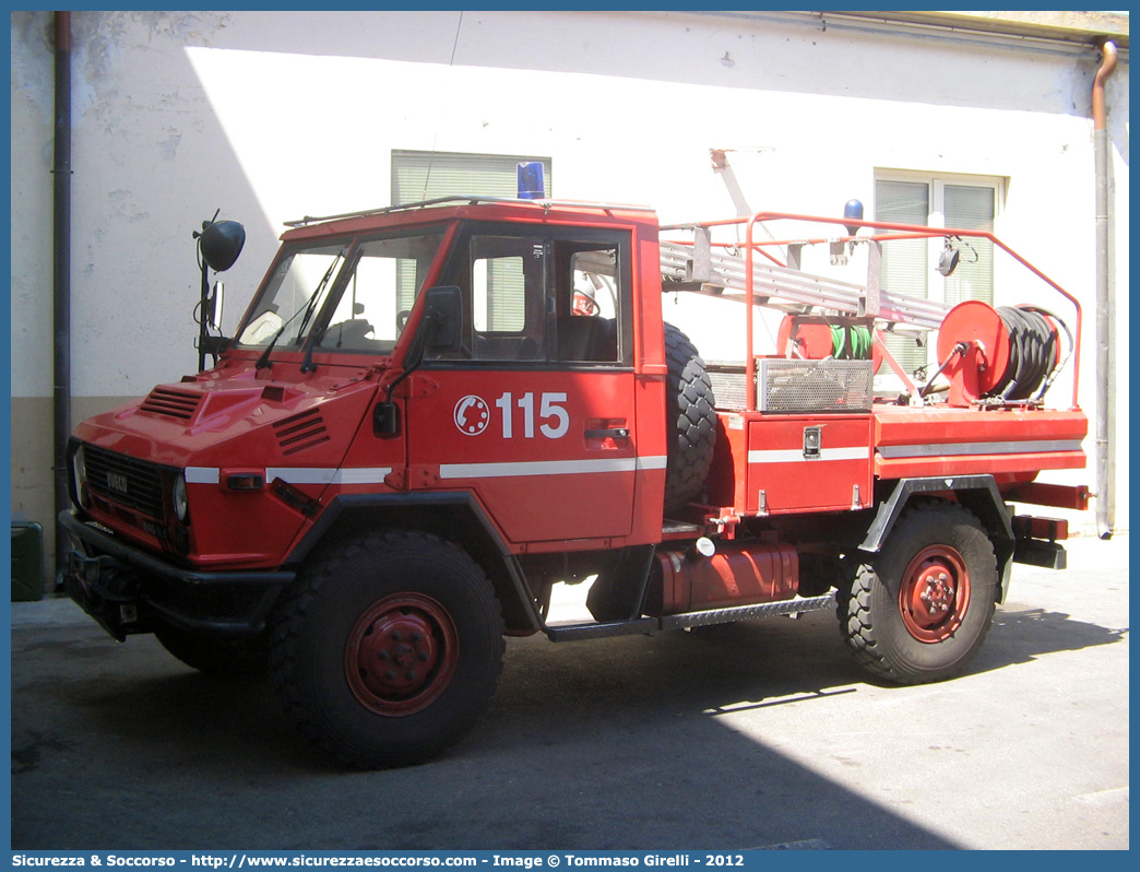 VF 18097
Corpo Nazionale Vigili del Fuoco
Iveco 40.10WM Fauno
Allestitore Magirus
Ricondizionata Fortini S.r.l.
Parole chiave: VVF;V.V.F.;Corpo;Nazionale;Vigili;del;Fuoco;Iveco;40.10;WM;Fauno;VM90;VM 90;AIB