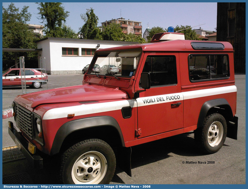 VF 18165
Corpo Nazionale Vigili del Fuoco
Land Rover Defender 90
Parole chiave: VF;VVF;V.F.;V.V.F.;Corpo;Nazionale;Vigili del Fuoco;Vigili;Fuoco;Land Rover;Defender;90;18165