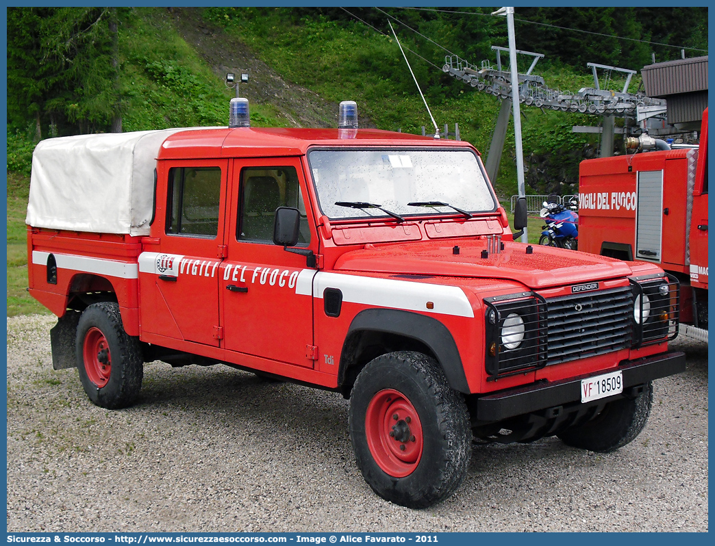 VF 18509
Corpo Nazionale Vigili del Fuoco
Land Rover Defender 130
Parole chiave: VF;VVF;V.F.;V.V.F.;Corpo;Nazionale;Vigili del Fuoco;Vigili;Fuoco;Land Rover;Defender;130