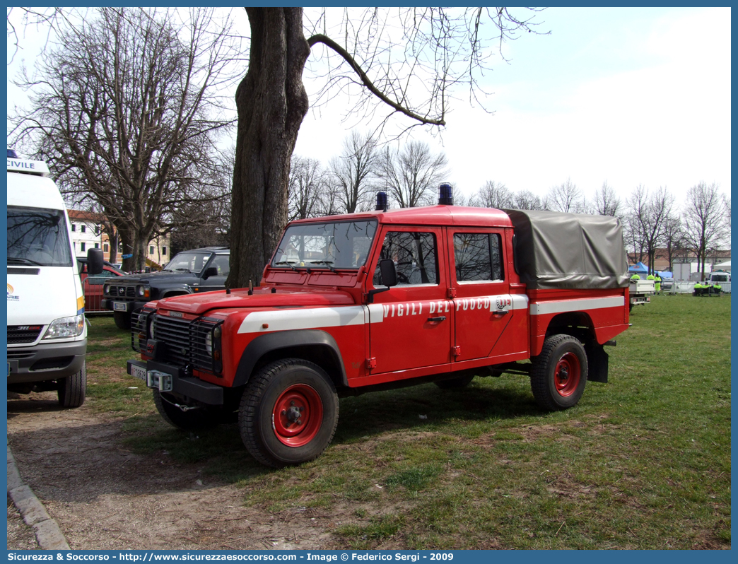 VF 18628
Corpo Nazionale Vigili del Fuoco
Land Rover Defender 130
Parole chiave: VF;VVF;V.F.;V.V.F.;Corpo;Nazionale;Vigili del Fuoco;Vigili;Fuoco;Land Rover;Defender;130