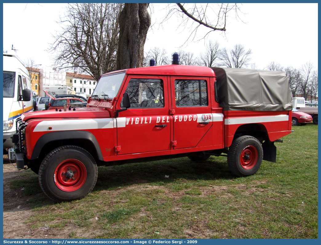 VF 18628
Corpo Nazionale Vigili del Fuoco
Land Rover Defender 130
Parole chiave: VF;VVF;V.F.;V.V.F.;Corpo;Nazionale;Vigili del Fuoco;Vigili;Fuoco;Land Rover;Defender;130