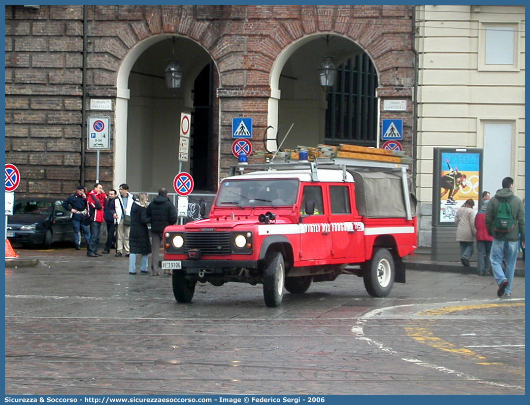 VF 19106
Corpo Nazionale Vigili del Fuoco
Land Rover Defender 130
Parole chiave: VF;VVF;V.F.;V.V.F.;Corpo;Nazionale;Vigili del Fuoco;Vigili;Fuoco;Land Rover;Defender;130