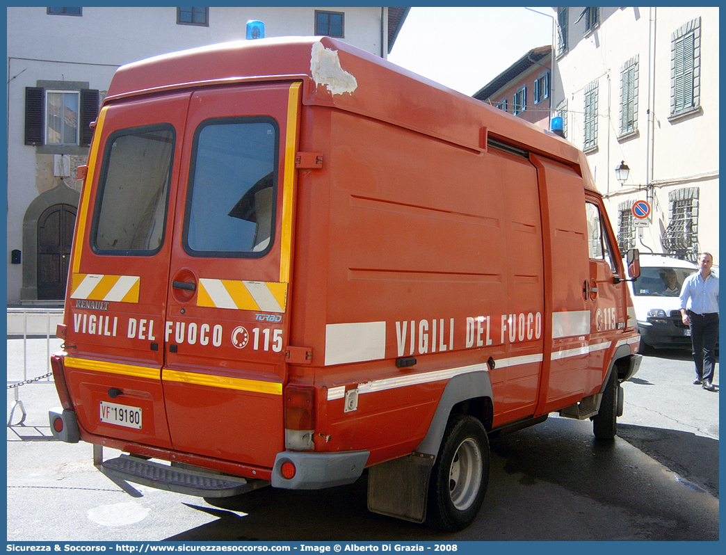 VF 19180
Corpo Nazionale Vigili del Fuoco
Renault B110
Parole chiave: VF;V.F.;VVF;V.V.F.;Corpo;Nazionale;Vigili del Fuoco;Vigili;Fuoco;Autocarro;Autofurgone;Renault;B110