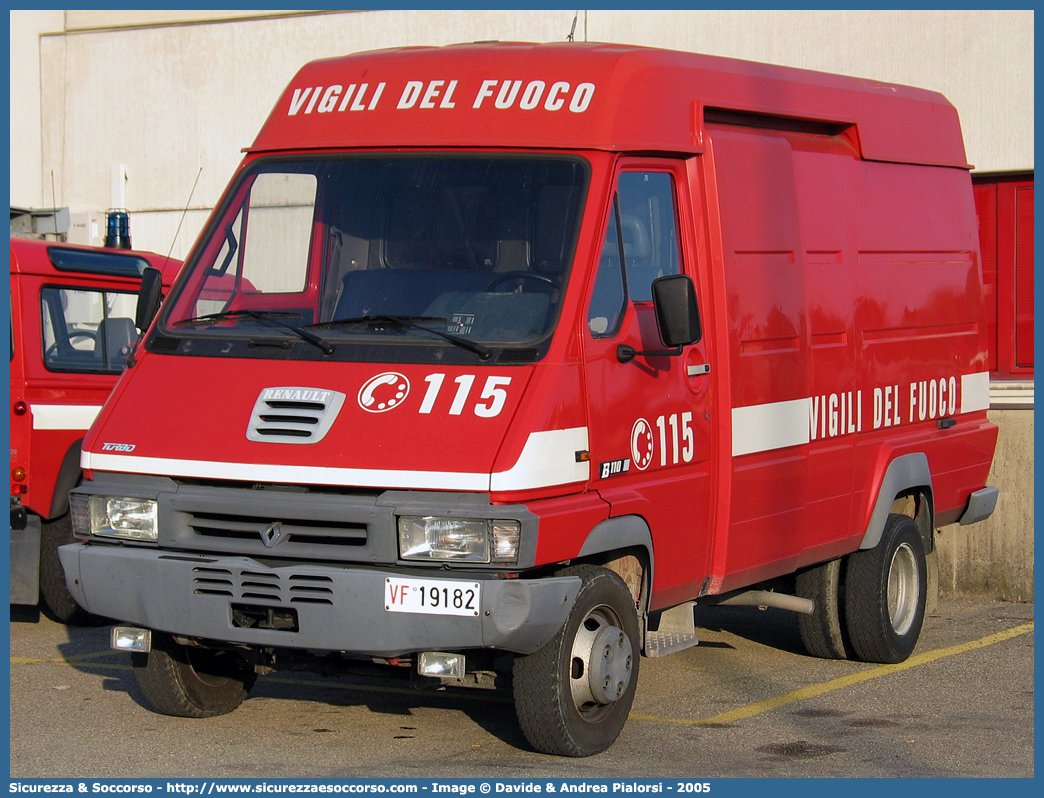 VF 19182
Corpo Nazionale Vigili del Fuoco
Renault B110
Parole chiave: VF;V.F.;VVF;V.V.F.;Corpo;Nazionale;Vigili del Fuoco;Vigili;Fuoco;Autocarro;Autofurgone;Renault;B110