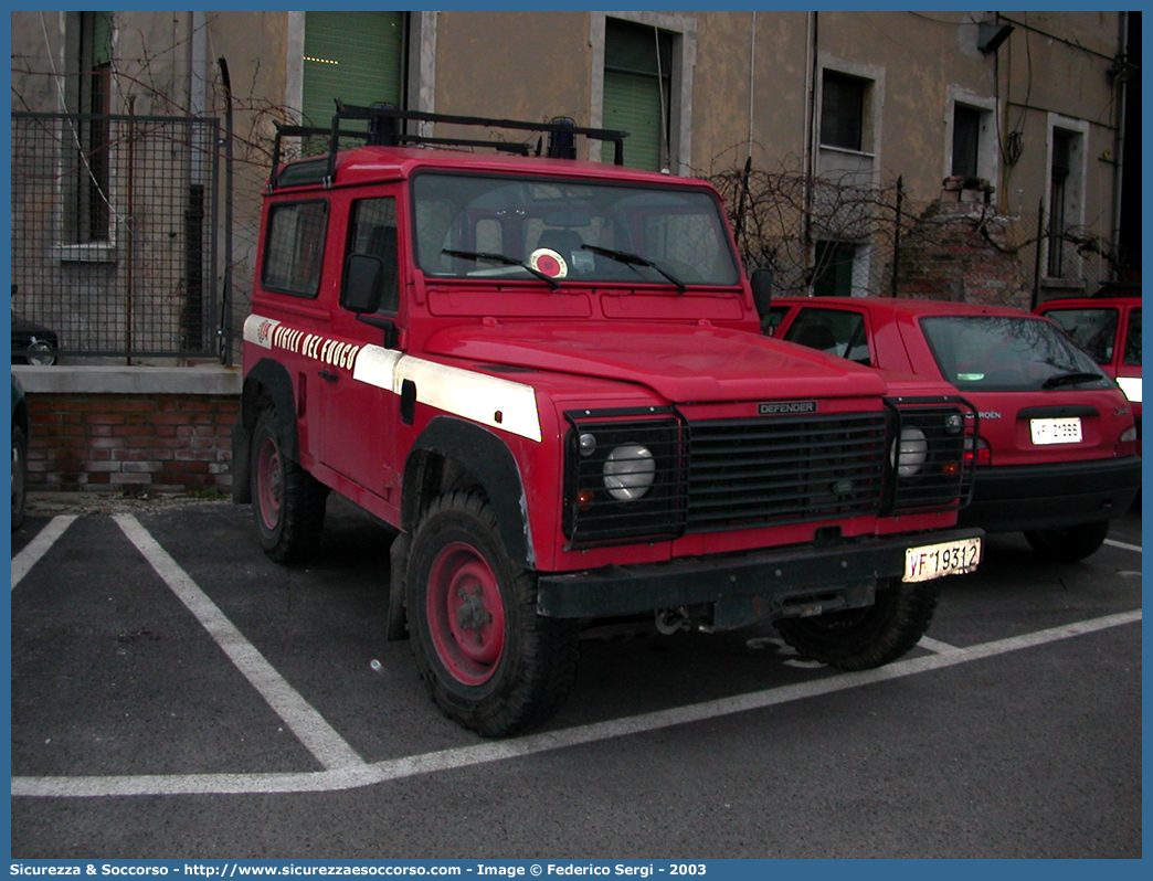 VF 19312
Corpo Nazionale Vigili del Fuoco
Land Rover Defender 90
Parole chiave: VF;VVF;V.F.;V.V.F.;Corpo;Nazionale;Vigili del Fuoco;Vigili;Fuoco;Land Rover;Defender;90;19312