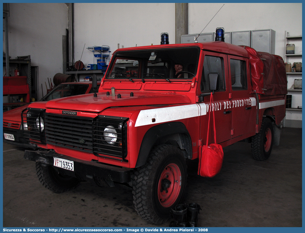 VF 19353
Corpo Nazionale Vigili del Fuoco
Land Rover Defender 130

Parole chiave: VF;VVF;V.F.;V.V.F.;Corpo;Nazionale;Vigili del Fuoco;Vigili;Fuoco;Land Rover;Defender;130