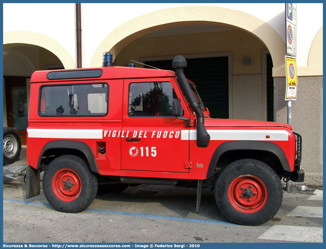 VF 19495
Corpo Nazionale Vigili del Fuoco
Land Rover Defender 90
Parole chiave: VF;VVF;V.F.;V.V.F.;Corpo;Nazionale;Vigili del Fuoco;Vigili;Fuoco;Land Rover;Defender;90;19495