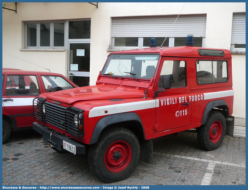 VF 19612
Corpo Nazionale Vigili del Fuoco
Land Rover Defender 90
Parole chiave: VF;VVF;V.F.;V.V.F.;Corpo;Nazionale;Vigili del Fuoco;Vigili;Fuoco;Land Rover;Defender;90;19612