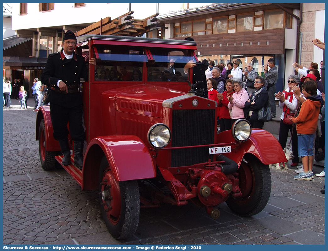 VF 196
Corpo Nazionale Vigili del Fuoco
Fiat 612P
Parole chiave: VVF;V.V.F.;Corpo;Nazionale;Vigili;del;Fuoco;AutoPompaSerbatoio;APS;AutoPompa;Fiat;612P