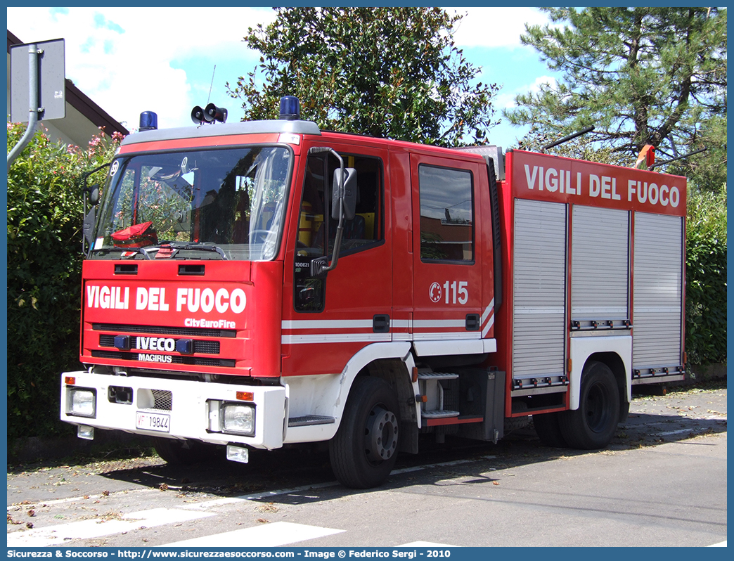 VF 19844
Corpo Nazionale Vigili del Fuoco
Iveco Magirus CityEuroFire
100E21 I serie
(variante)
Parole chiave: VVF;V.V.F.;Corpo;Nazionale;Vigili;del;Fuoco;AutoPompaSerbatoio;APS;A.P.S.;Iveco;Magirus;EuroFire;100E21