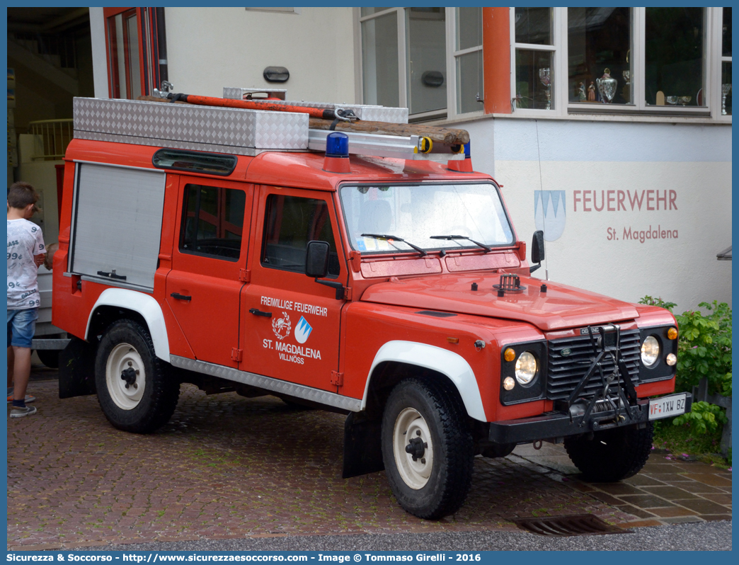 VF 1XW BZ
Vigili del Fuoco Volontari Santa Maddalena Val di Funes
Freiwillige Feuerwehr St. Magdalena Villnöss
Land Rover Defender 110
Parole chiave: VF;FW;Vigili;del;Fuoco;Volontari;Santa;Maddalena;Val;di;Funes;Freiwillige;Feuerwehr;St.;Magdalena;Villnöss;Mercedes;Land;Rover;Defender;110