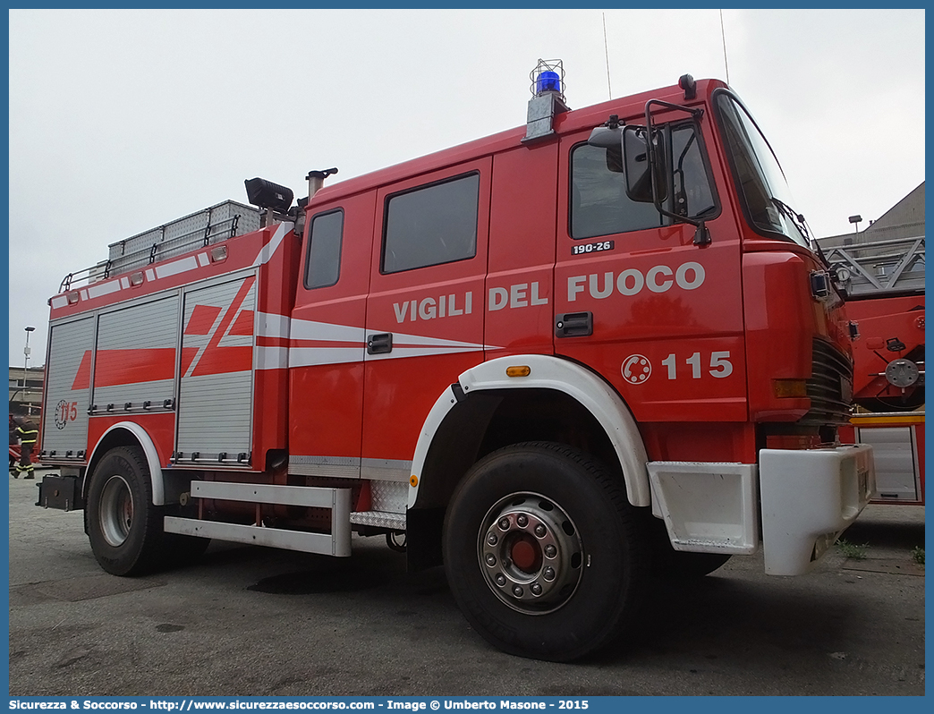 VF 20208
Corpo Nazionale Vigili del Fuoco
Iveco 190-26
Allestitore BAI S.r.l.
(variante)
Parole chiave: VVF;V.V.F.;Corpo;Nazionale;Vigili;del;Fuoco;AutoPompaSerbatoio;APS;A.P.S.;Iveco;190;26;190-26;BAI