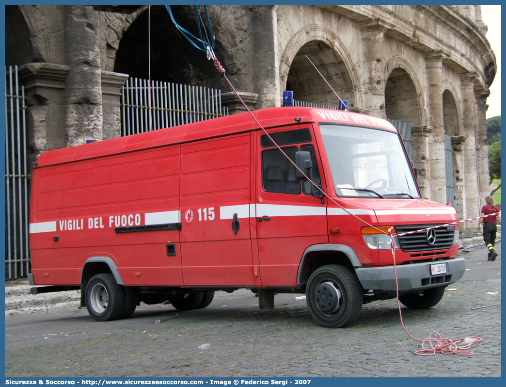 VF 20731
Corpo Nazionale Vigili del Fuoco
Mercedes Benz Vario 612D
Parole chiave: VF;V.F.;VVF;V.V.F.;Corpo;Nazionale;Vigili del Fuoco;Vigili;Fuoco;Autocarro;Autofurgone;Mercedes Benz;Vario;612D