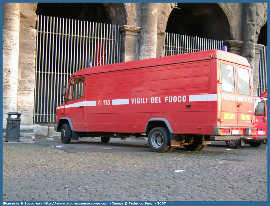 VF 20731
Corpo Nazionale Vigili del Fuoco
Mercedes Benz Vario 612D
Parole chiave: VF;V.F.;VVF;V.V.F.;Corpo;Nazionale;Vigili del Fuoco;Vigili;Fuoco;Autocarro;Autofurgone;Mercedes Benz;Vario;612D