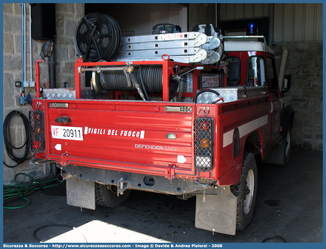 VF 20911
Corpo Nazionale Vigili del Fuoco
Land Rover Defender 110
Parole chiave: VF;VVF;V.F.;V.V.F.;Corpo;Nazionale;Vigili del Fuoco;Vigili;Fuoco;Land Rover;Defender;110