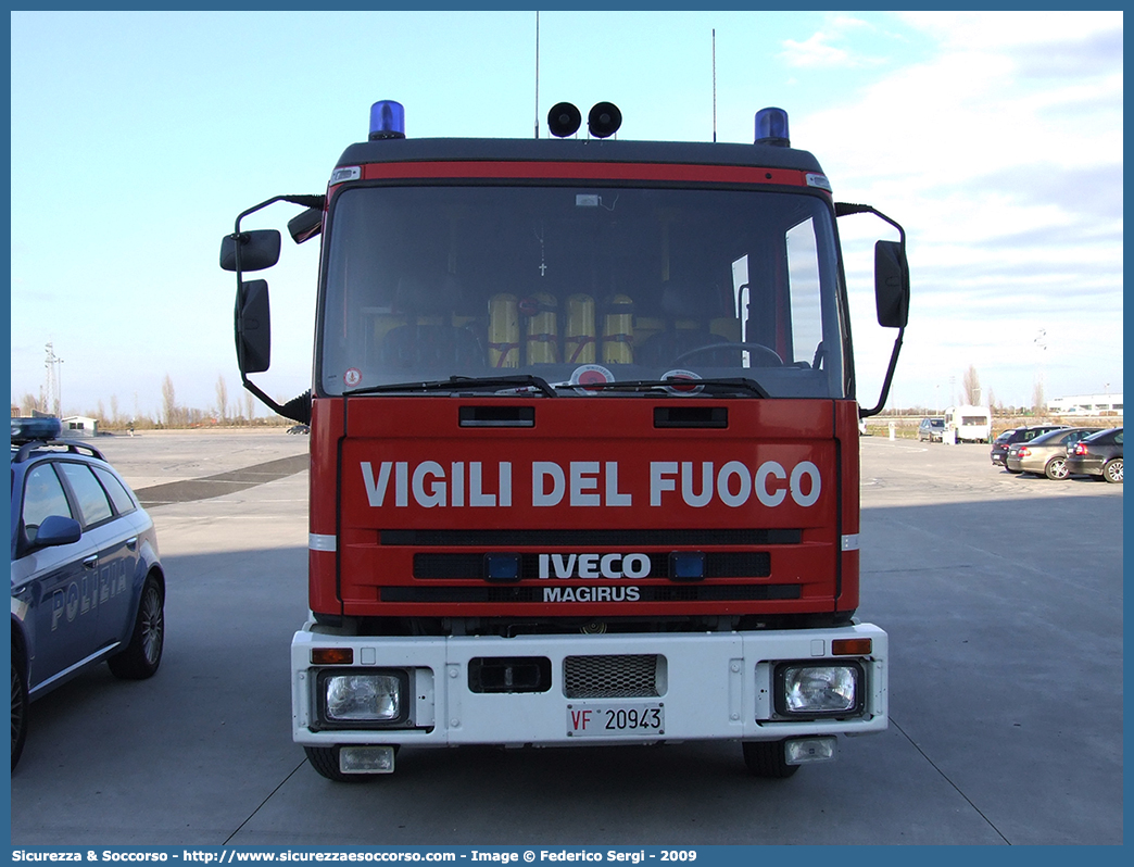 VF 20943
Corpo Nazionale Vigili del Fuoco
Iveco Magirus CityEuroFire
100E21 I serie
Parole chiave: VVF;V.V.F.;Corpo;Nazionale;Vigili;del;Fuoco;AutoPompaSerbatoio;APS;A.P.S.;Iveco;Magirus;EuroFire;100E21