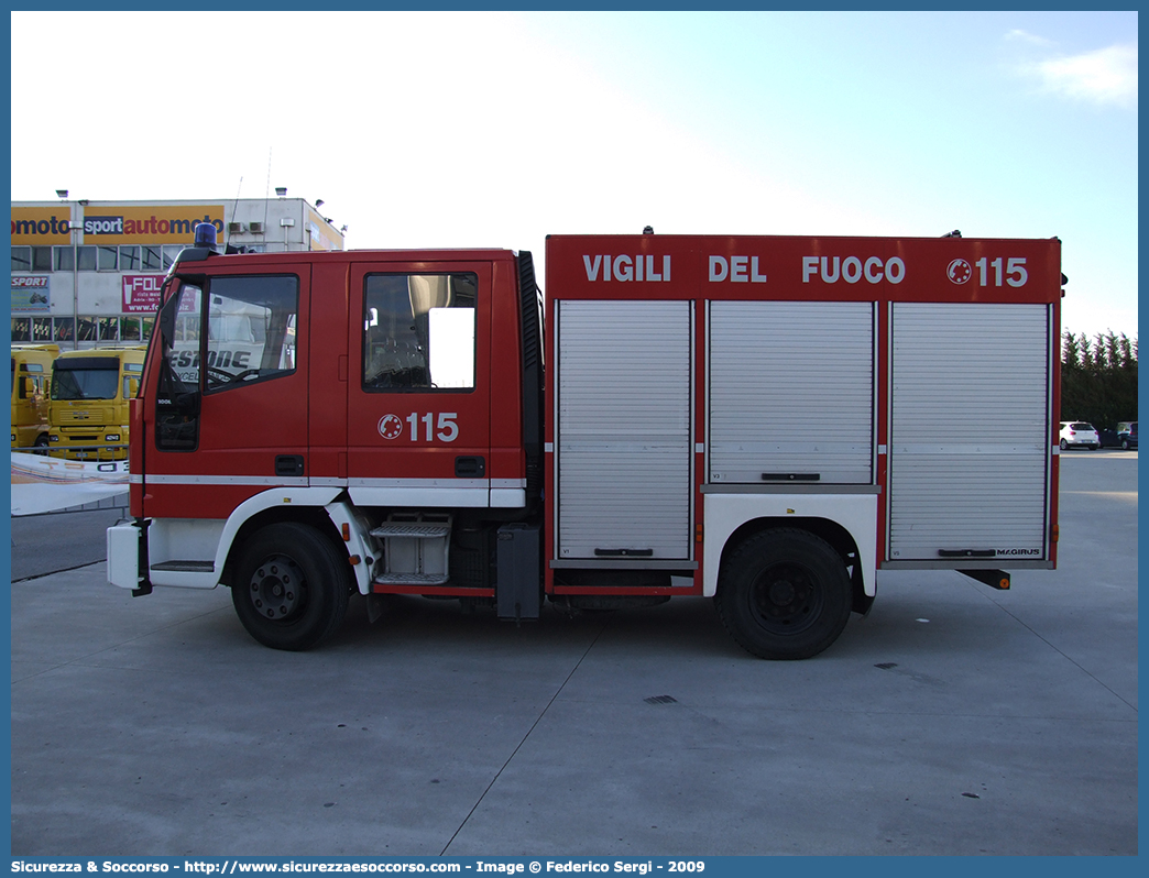 VF 20943
Corpo Nazionale Vigili del Fuoco
Iveco Magirus CityEuroFire
100E21 I serie
Parole chiave: VVF;V.V.F.;Corpo;Nazionale;Vigili;del;Fuoco;AutoPompaSerbatoio;APS;A.P.S.;Iveco;Magirus;EuroFire;100E21