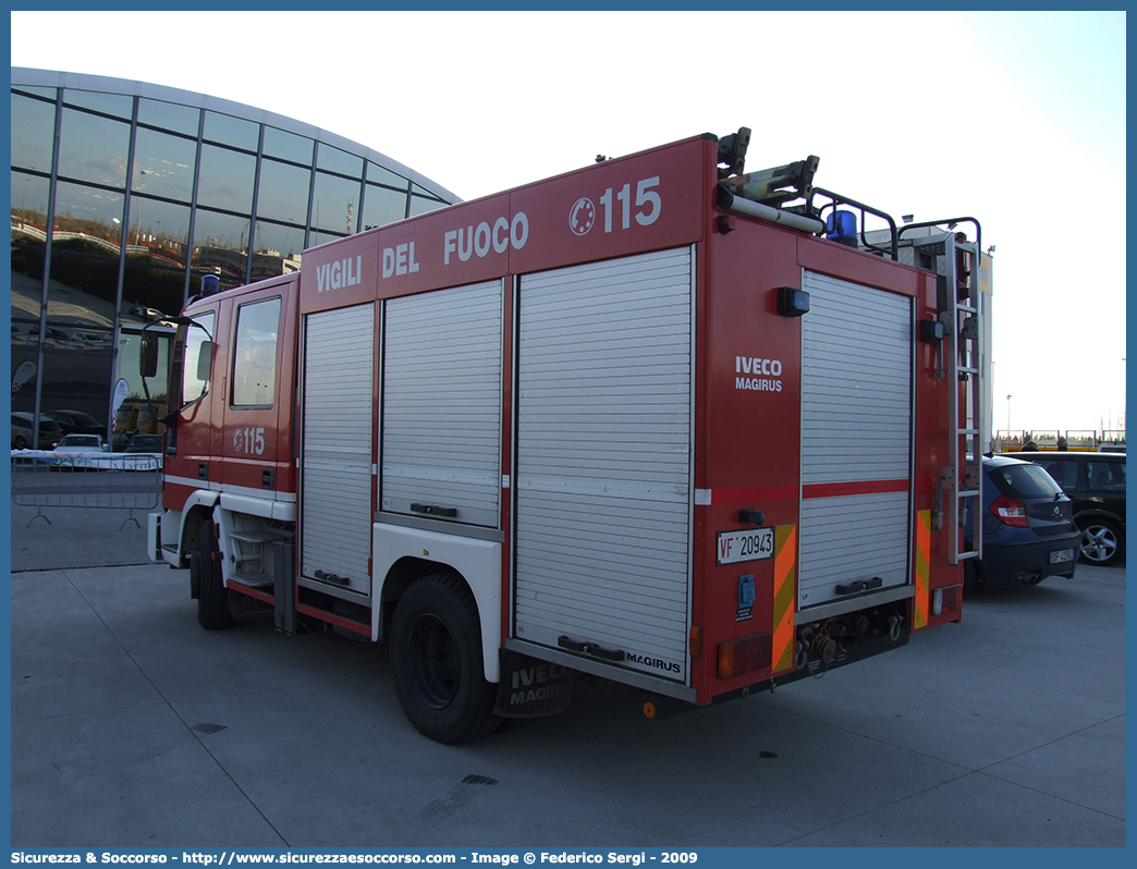 VF 20943
Corpo Nazionale Vigili del Fuoco
Iveco Magirus CityEuroFire
100E21 I serie
Parole chiave: VVF;V.V.F.;Corpo;Nazionale;Vigili;del;Fuoco;AutoPompaSerbatoio;APS;A.P.S.;Iveco;Magirus;EuroFire;100E21