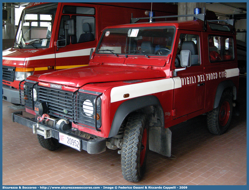 VF 20952
Corpo Nazionale Vigili del Fuoco
Land Rover Defender 90
Parole chiave: VF;VVF;V.F.;V.V.F.;Corpo;Nazionale;Vigili del Fuoco;Vigili;Fuoco;Land Rover;Defender;90;20952