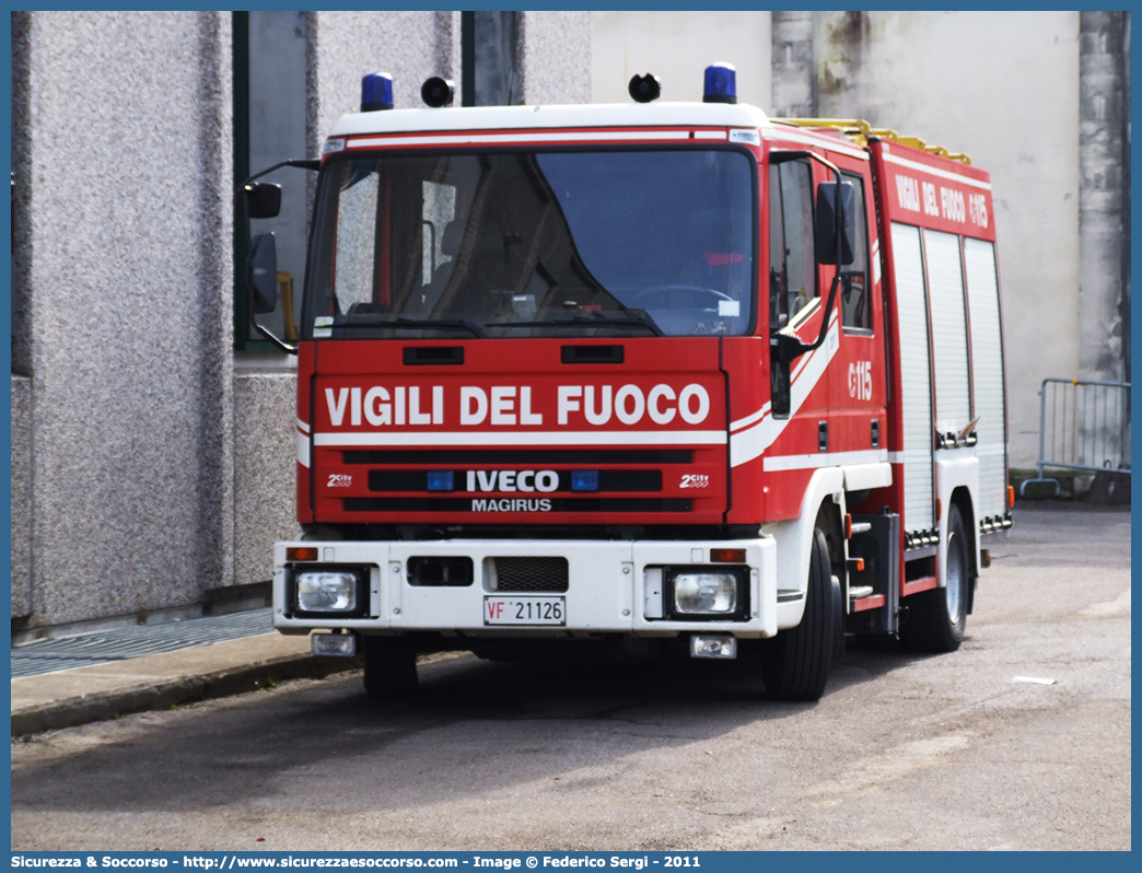 VF 21126
Corpo Nazionale Vigili del Fuoco
Iveco Magirus City2000
100E21 I serie
Parole chiave: VVF;V.V.F.;Corpo;Nazionale;Vigili;del;Fuoco;AutoPompaSerbatoio;APS;A.P.S.;Iveco;Magirus;EuroFire;100E21;City2000;City;2000