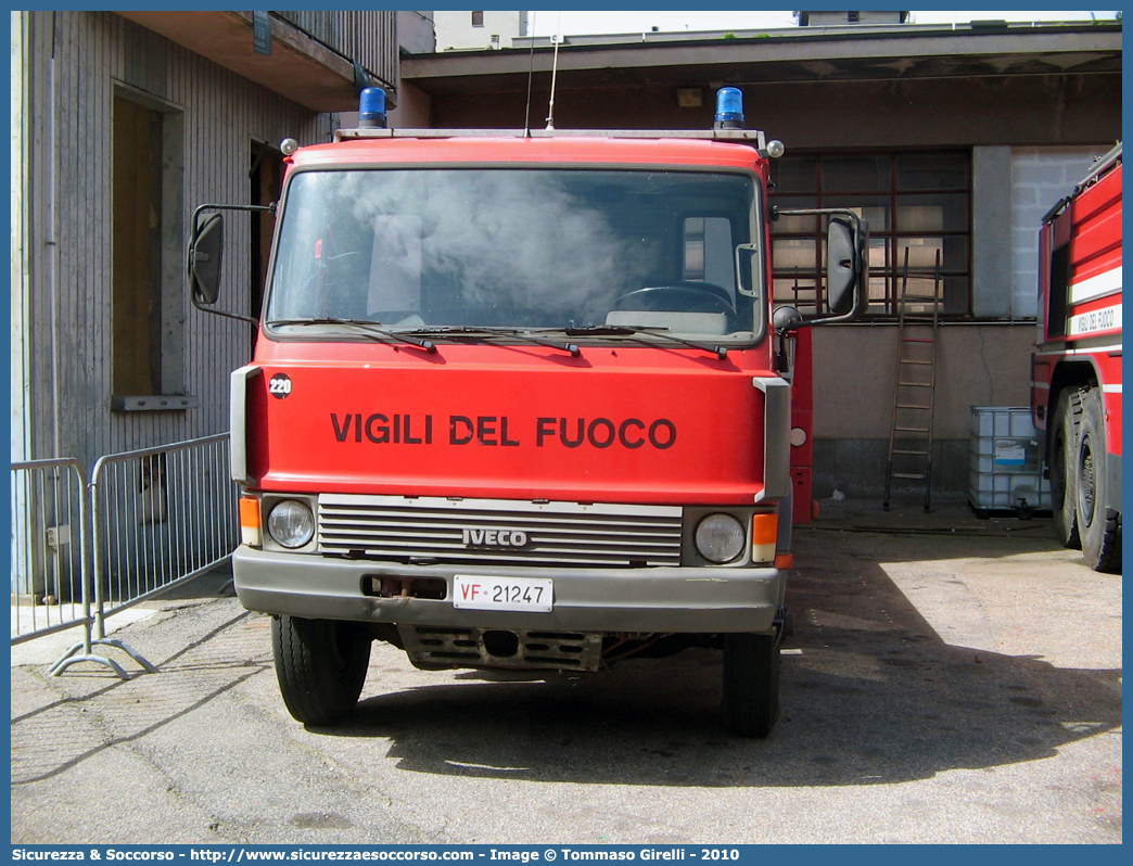 VF 21247
Corpo Nazionale Vigili del Fuoco
Iveco Zeta
Parole chiave: VVF;V.V.F.;Corpo;Nazionale;Vigili;del;Fuoco;Iveco;Zeta