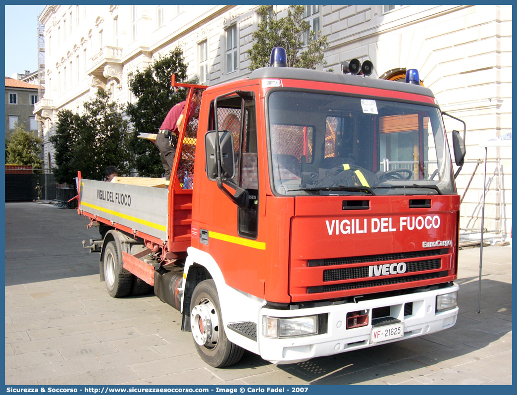 VF 21625
Corpo Nazionale Vigili del Fuoco
Iveco EuroCargo 65E15 I serie
Parole chiave: VF;V.F.;VVF;V.V.F.;Corpo;Nazionale;Vigili del Fuoco;Iveco;EuroCargo;65E15