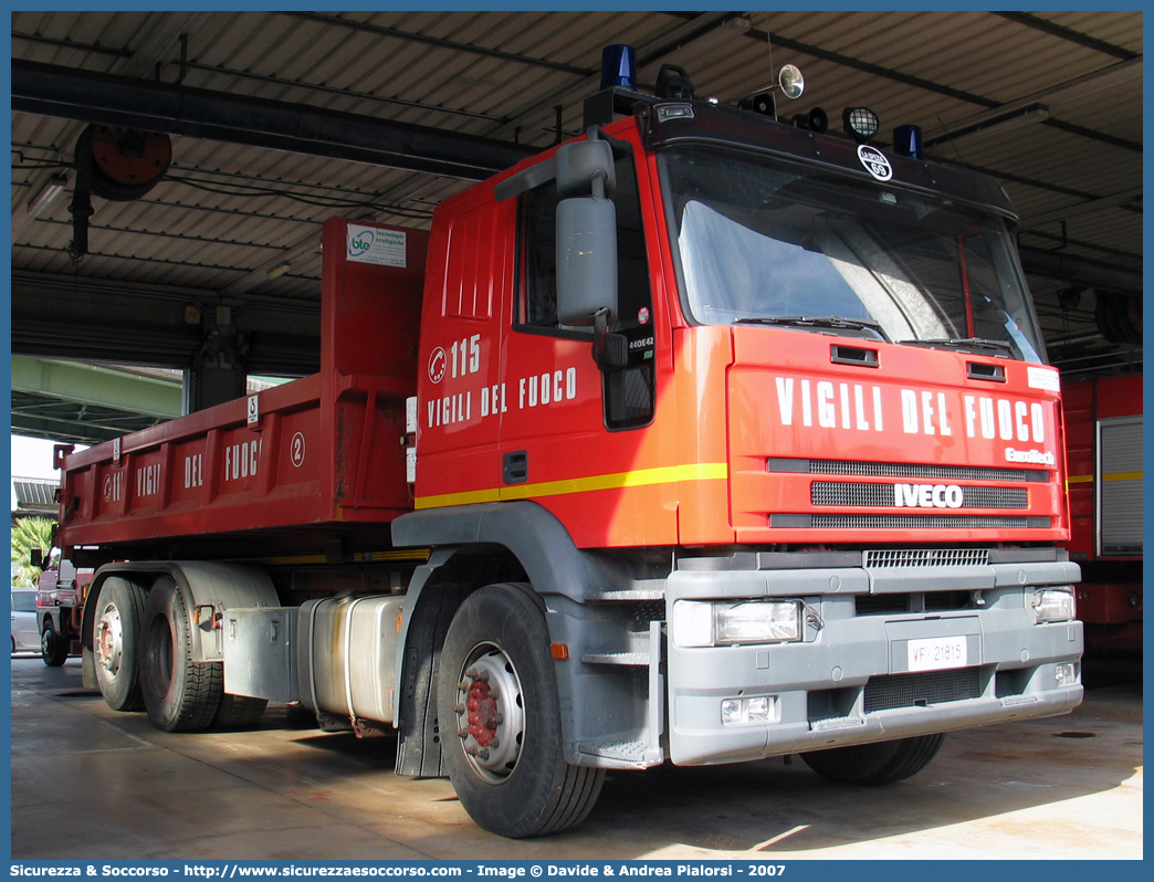 VF 21815
Corpo Nazionale Vigili del Fuoco
Iveco EuroTech 440E42
Parole chiave: VF;V.F.;VVF;V.V.F.;Corpo;Nazionale;Vigili;del;Fuoco;Iveco;EuroTech;440E42