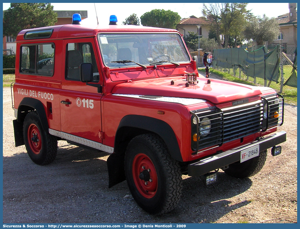 VF 21848
Corpo Nazionale Vigili del Fuoco
Land Rover Defender 90
Parole chiave: VF;VVF;V.F.;V.V.F.;Corpo;Nazionale;Vigili del Fuoco;Vigili;Fuoco;Land Rover;Defender;90;21848