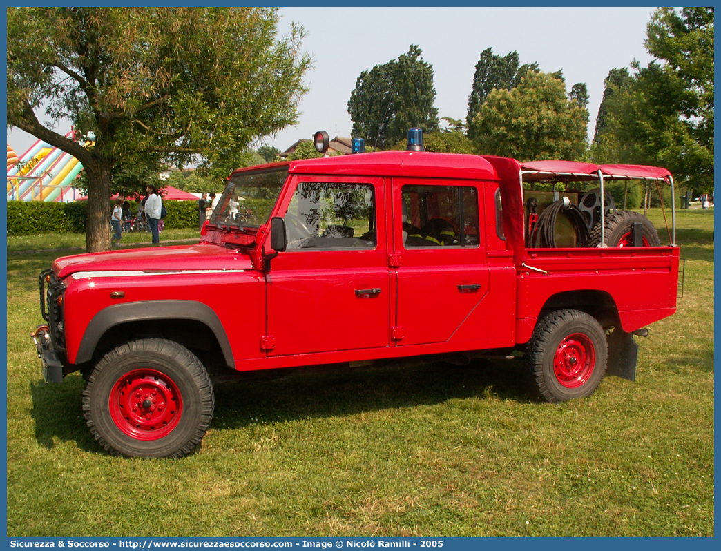 VF 21988
Corpo Nazionale Vigili del Fuoco
Land Rover Defender 130
(fornitura regione Emilia Romagna)
(variante)

Parole chiave: VF;VVF;V.F.;V.V.F.;Corpo;Nazionale;Vigili del Fuoco;Vigili;Fuoco;Land Rover;Defender;130