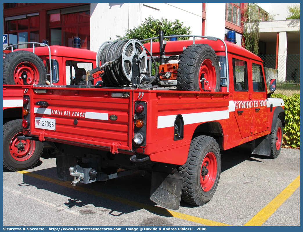 VF 22096
Corpo Nazionale Vigili del Fuoco
Land Rover Defender 130
Parole chiave: VF;VVF;V.F.;V.V.F.;Corpo;Nazionale;Vigili del Fuoco;Vigili;Fuoco;Land Rover;Defender;130