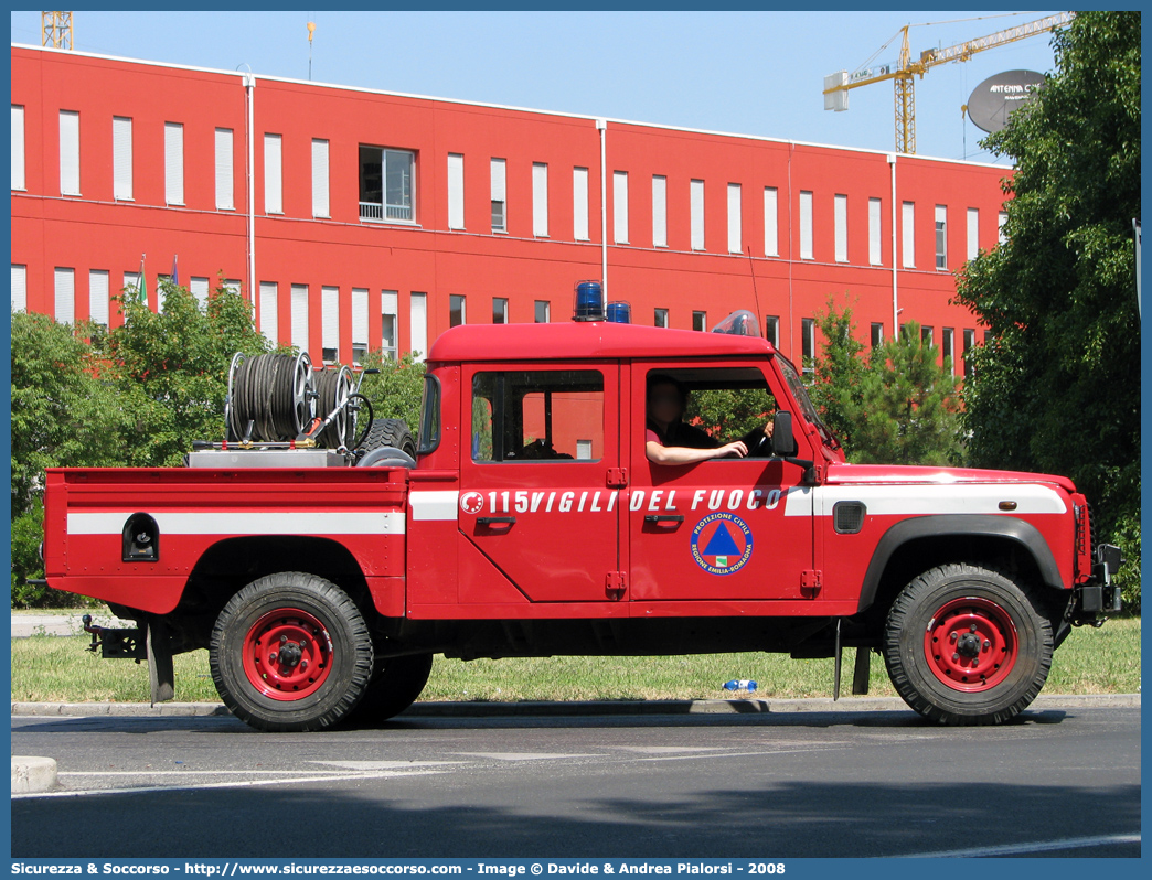 VF 22507
Corpo Nazionale Vigili del Fuoco
Land Rover Defender 130
(fornitura regione Emilia Romagna)
Parole chiave: VF;VVF;V.F.;V.V.F.;Corpo;Nazionale;Vigili del Fuoco;Vigili;Fuoco;Land Rover;Defender;130