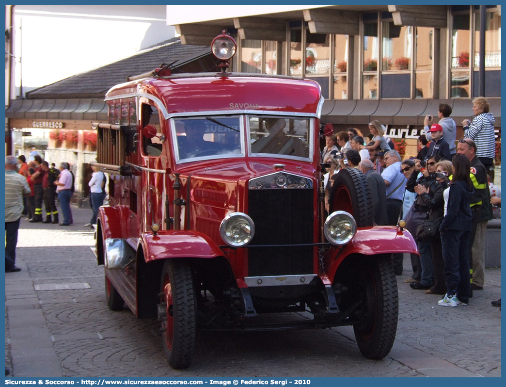 VF 228
Corpo Nazionale Vigili del Fuoco
Fiat 621
Allestitore Società Anonima Bergomi
Parole chiave: VVF;V.V.F.;Corpo;Nazionale;Vigili;del;Fuoco;AutoPompaSerbatoio;APS;AutoPompa;Fiat;621;Bergomi