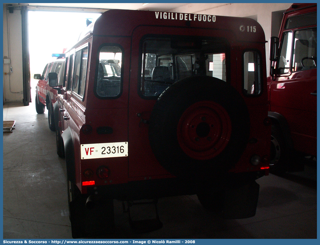 VF 23316
Corpo Nazionale Vigili del Fuoco
Land Rover Defender 110
Parole chiave: VF;VVF;V.F.;V.V.F.;Corpo;Nazionale;Vigili del Fuoco;Vigili;Fuoco;Land Rover;Defender;110