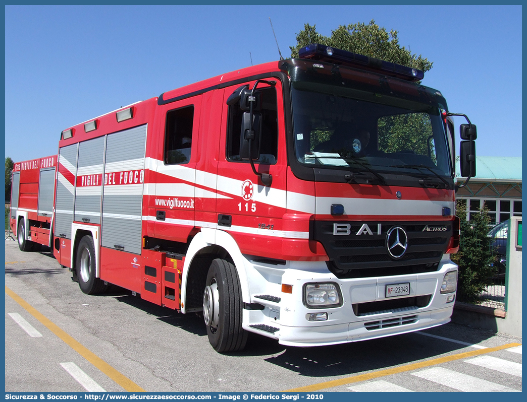 VF23348
Corpo Nazionale Vigili del Fuoco
Mercedes Benz Actros 1841
Allestitore BAI S.r.l.
Parole chiave: VVF;V.V.F.;Corpo;Nazionale;Vigili;del;Fuoco;AutoPompaSerbatoio;APS;A.P.S.;Mercedes Benz;Actros;1841;BAI