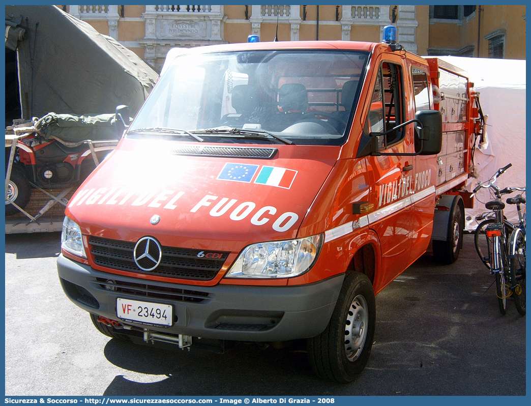 VF 23494
Corpo Nazionale Vigili del Fuoco
Mercedes Benz Sprinter 316 4x4 I serie restyling
Parole chiave: VF;V.F.;VVF;V.V.F.;Corpo;Nazionale;Vigili del Fuoco;Vigili;Fuoco;Autocarro;Autofurgone;Mercedes Benz;Sprinter