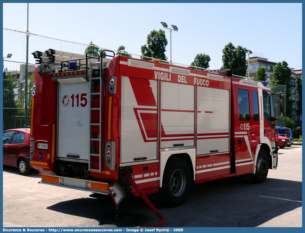 VF 23657
Corpo Nazionale Vigili del Fuoco
Iveco Magirus Stralis 
190S40 I serie "Active Fire"
Parole chiave: VVF;V.V.F.;Corpo;Nazionale;Vigili;del;Fuoco;AutoPompaSerbatoio;APS;A.P.S.;Iveco;Magirus;Stralis;190S40;Active;Fire