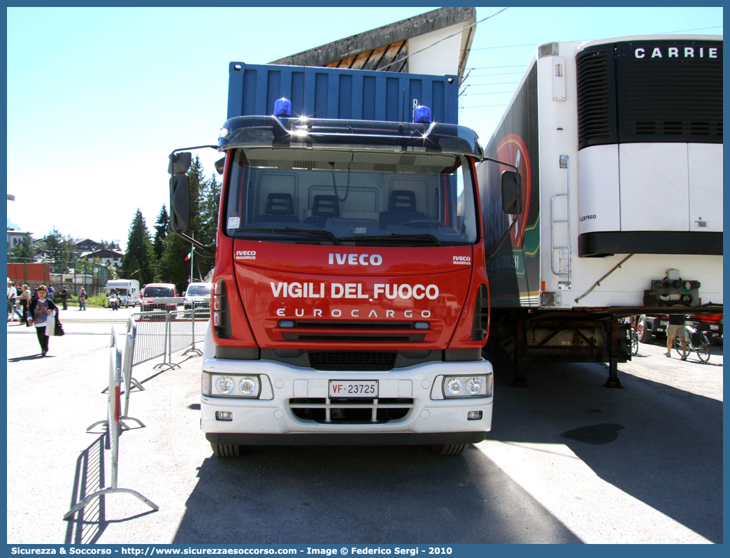 VF 23725
Corpo Nazionale Vigili del Fuoco
Iveco EuroCargo 180E28 II serie
Parole chiave: VF;V.F.;VVF;V.V.F.;Corpo;Nazionale;Vigili del Fuoco;Iveco;EuroCargo;180E28