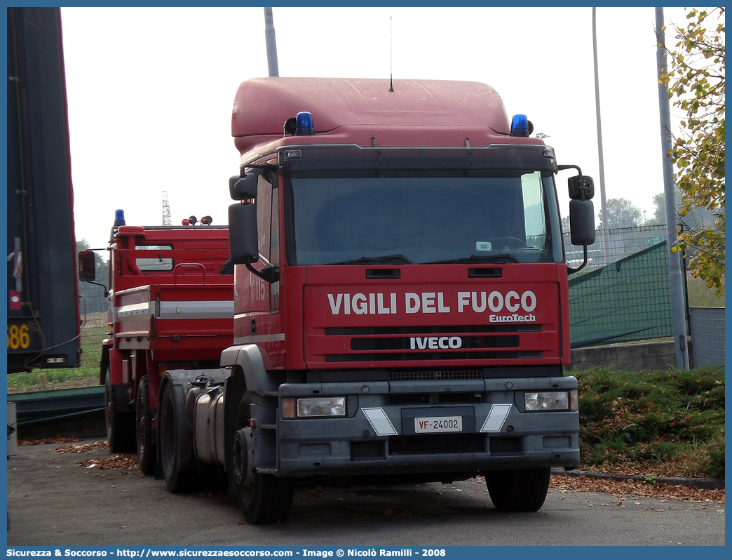 VF 24002
Corpo Nazionale Vigili del Fuoco
Iveco EuroTech 440E42
(variante)
Parole chiave: VF;V.F.;VVF;V.V.F.;Corpo;Nazionale;Vigili;del;Fuoco;Iveco;EuroTech;440E42