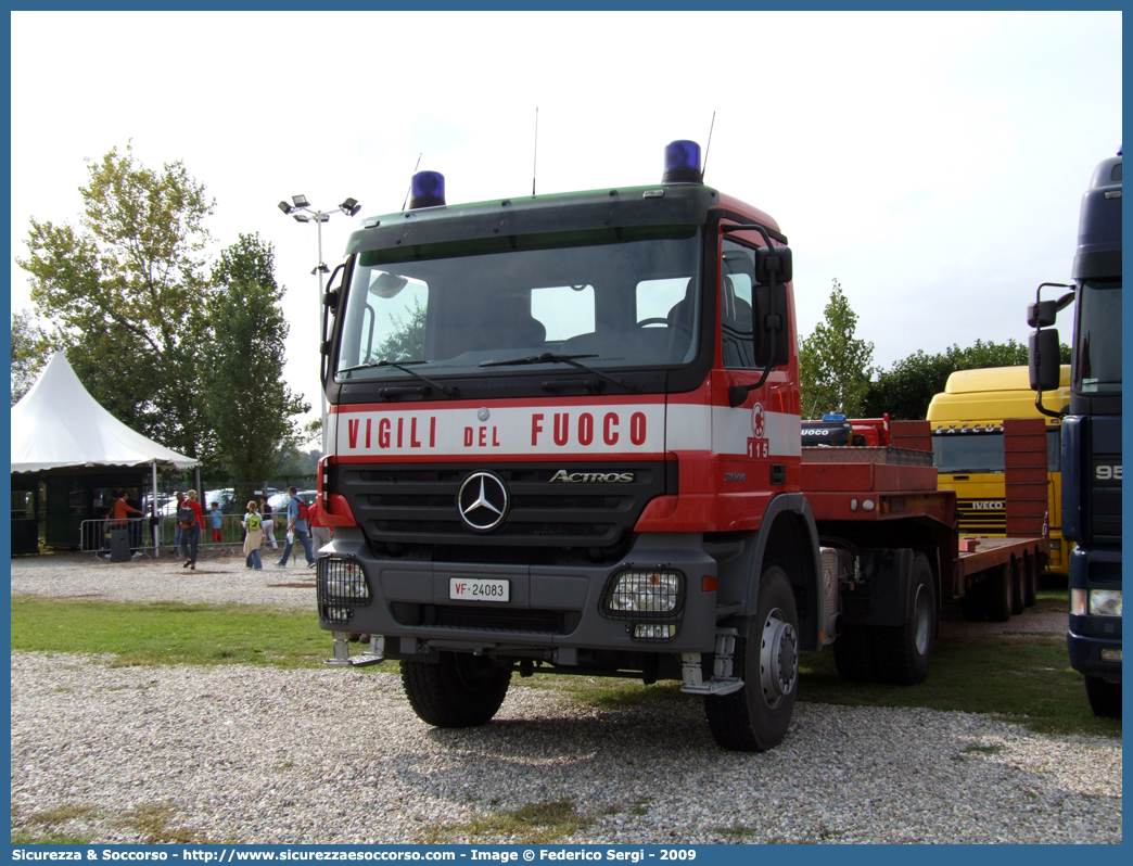 VF 24083
Corpo Nazionale Vigili del Fuoco
Mercedes Benz Actros 2044
Parole chiave: VF;V.F.;VVF;V.V.F.;Corpo;Nazionale;Vigili del Fuoco;Mercedes;Benz;Actros;2044