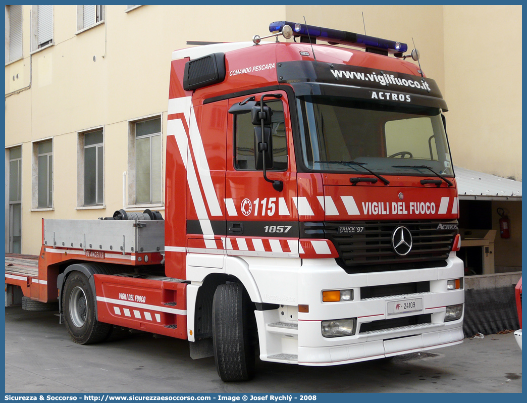 VF 24109
Corpo Nazionale Vigili del Fuoco
Mercedes Benz Actros 1857
Parole chiave: VF;V.F.;VVF;V.V.F.;Corpo;Nazionale;Vigili del Fuoco;Mercedes;Benz;Actros;1857