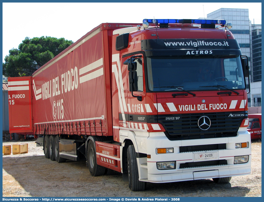 VF 24109
Corpo Nazionale Vigili del Fuoco
Mercedes Benz Actros 1857
Parole chiave: VF;V.F.;VVF;V.V.F.;Corpo;Nazionale;Vigili del Fuoco;Mercedes;Benz;Actros;1857