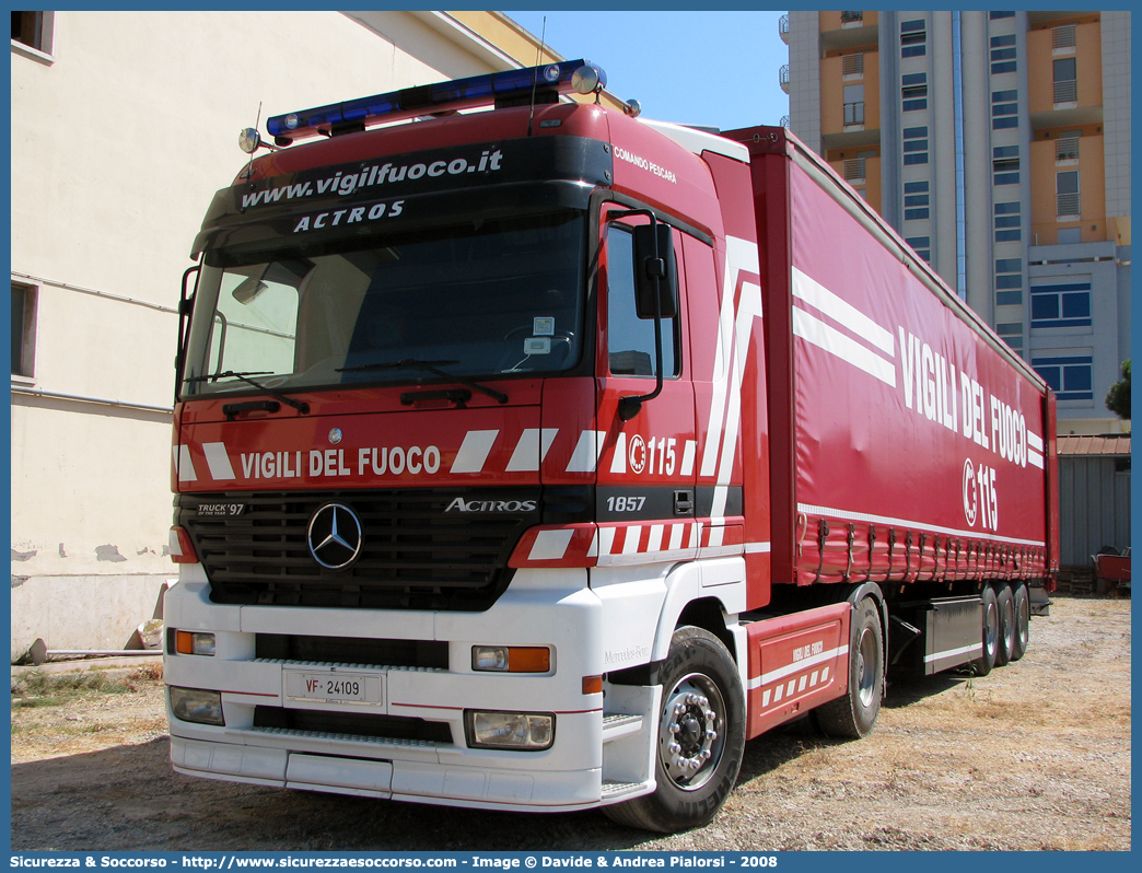 VF 24109
Corpo Nazionale Vigili del Fuoco
Mercedes Benz Actros 1857
Parole chiave: VF;V.F.;VVF;V.V.F.;Corpo;Nazionale;Vigili del Fuoco;Mercedes;Benz;Actros;1857