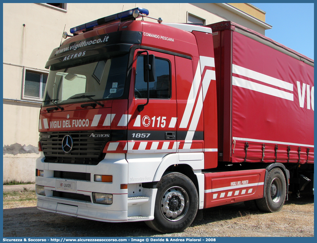 VF 24109
Corpo Nazionale Vigili del Fuoco
Mercedes Benz Actros 1857
Parole chiave: VF;V.F.;VVF;V.V.F.;Corpo;Nazionale;Vigili del Fuoco;Mercedes;Benz;Actros;1857