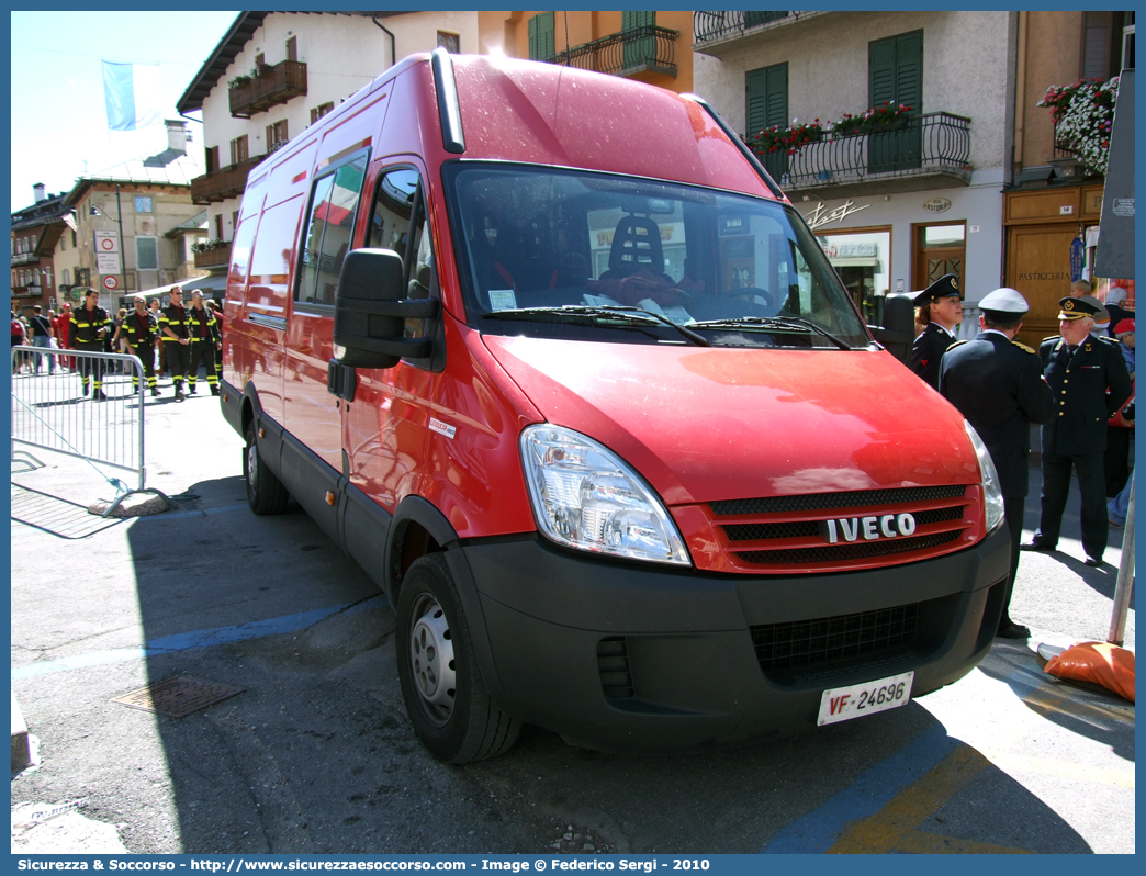 VF 24696
Corpo Nazionale Vigili del Fuoco
Iveco Daily 35C18 IV serie
Parole chiave: VF;V.F.;VVF;V.V.F.;Corpo;Nazionale;Vigili del Fuoco;Iveco;Daily;35C18