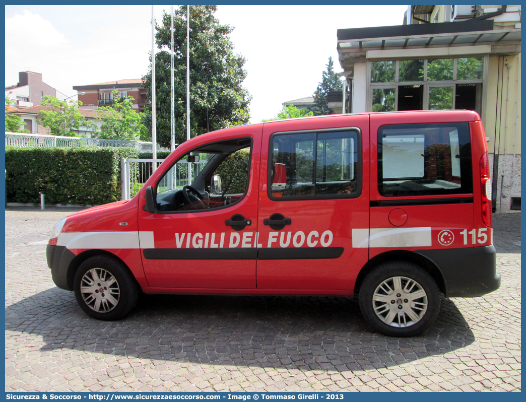 VF 24740
Corpo Nazionale Vigili del Fuoco
Fiat Doblò I serie restyling
Parole chiave: VVF;V.V.F.;Corpo;Nazionale;Vigili;del;Fuoco;Fiat;Doblò;Doblo