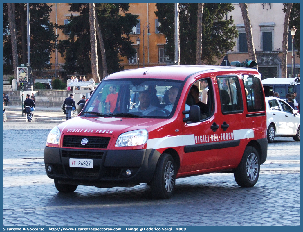 VF 24927
Corpo Nazionale Vigili del Fuoco
Fiat Doblò I serie restyling
Parole chiave: VVF;V.V.F.;Corpo;Nazionale;Vigili;del;Fuoco;Fiat;Doblò;Doblo